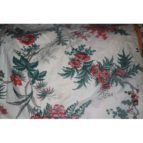 434 - Vintage Lined Material Pair of Bedroom Curtains with Pelmet and Single Tie Back and Garland