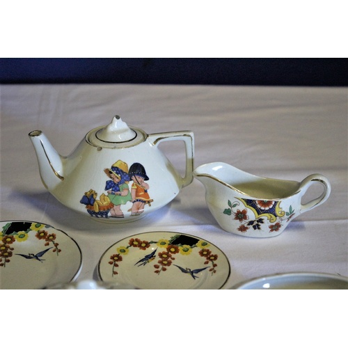 483 - Vintage Shell Ware Nursery Set