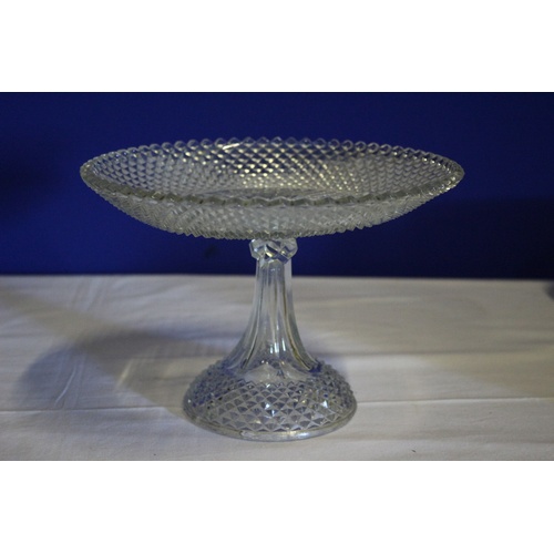 486 - Decorative Vintage Glass Cake Dish