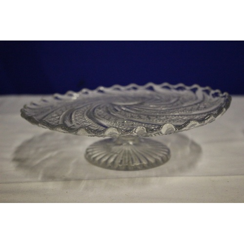 514 - 2 x Decorative Glass Items, Cake Dish and Bowl