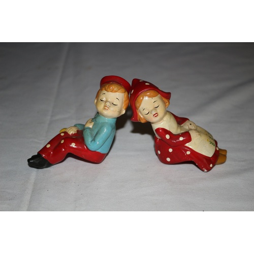 530 - Vintage Dutch Boy and Girl Window Ledge Seated Characters