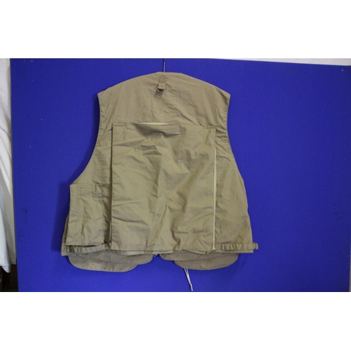 555 - Shakespear Cam-Fis by JW Fishing Gillet with a Couple of Tools and a Few Flys of Inner Card - Size L... 