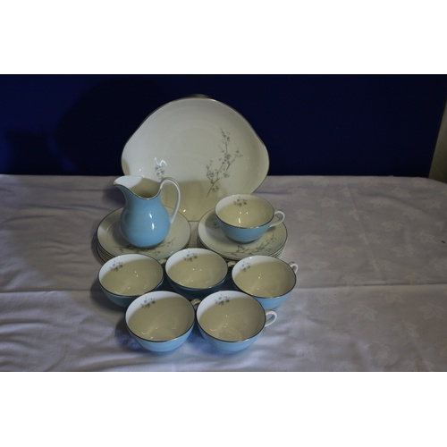 560 - Collection of Royal Doulton Summer Song Series 6 Cups, 6 Saucers, 6 Finger Sandwich Plates, Milk Jug... 