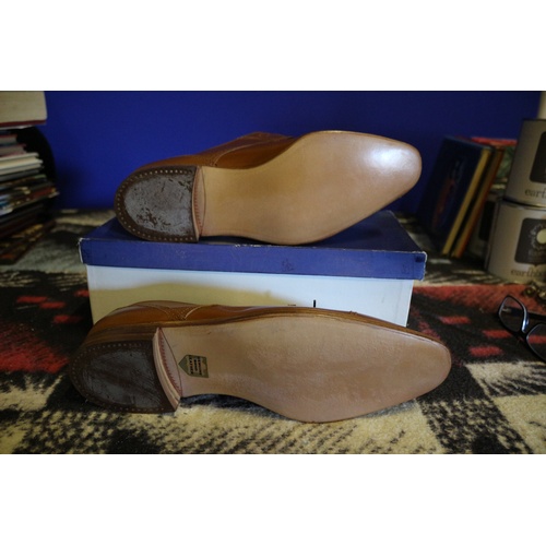 634 - Pair of Vintage Ideal Leather Shoes with Original Label and Box