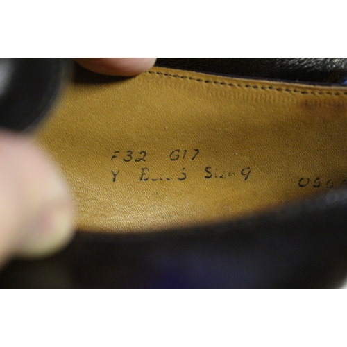 637 - Pair of Vintage Leather Line Shoes