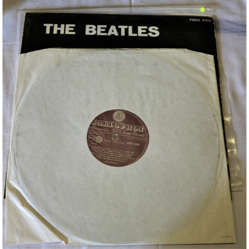 716 - Rare The Beatles Italian Red Label Album - PMCQ 31502