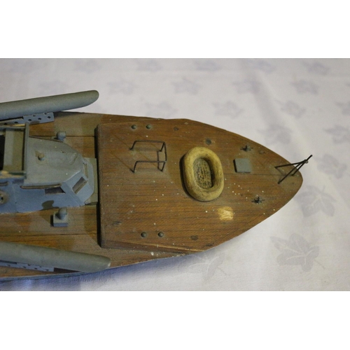 4 - Vintage Wooden Watercraft Torpedo Model Boat - No. 457 - Working Propeller