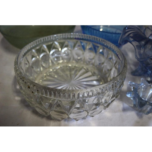 114 - Collection of Vintage Glassware