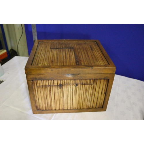 133 - Very Solid Bamboo Walled Filing Box with Hanging Files