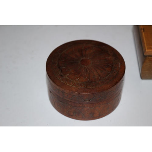 138 - Pair of Vintage Trinket Boxes, one with Carving to the Lid and the Second has Wire Inlay