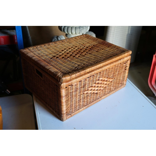 185 - Like New Trio of Wicker Baskets in 3 Sizes