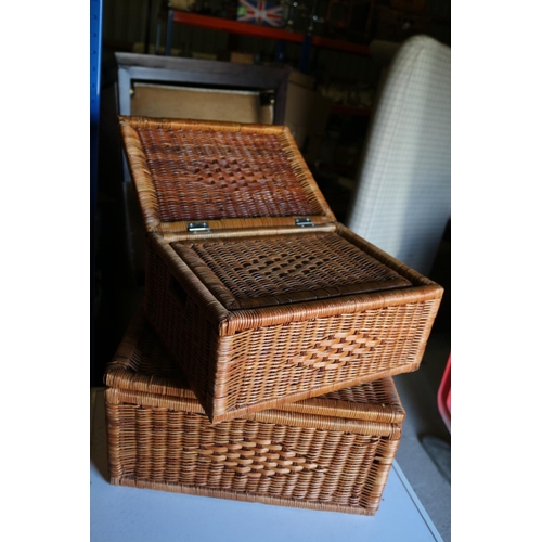 185 - Like New Trio of Wicker Baskets in 3 Sizes