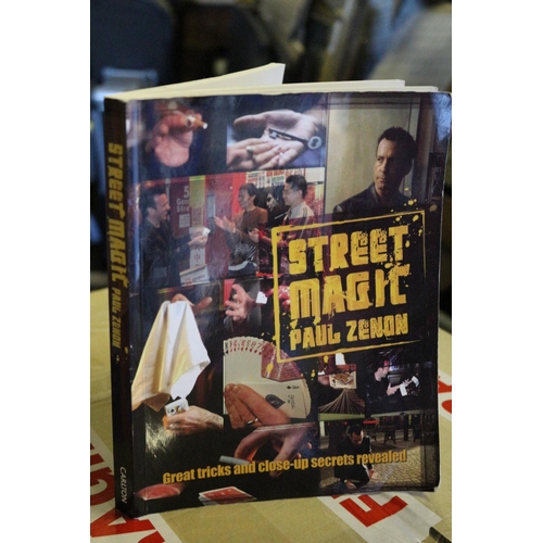 208 - Street Art Book