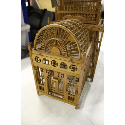 239 - Beautiful Chinese Styled Finch Bird Cage - Very Ornate