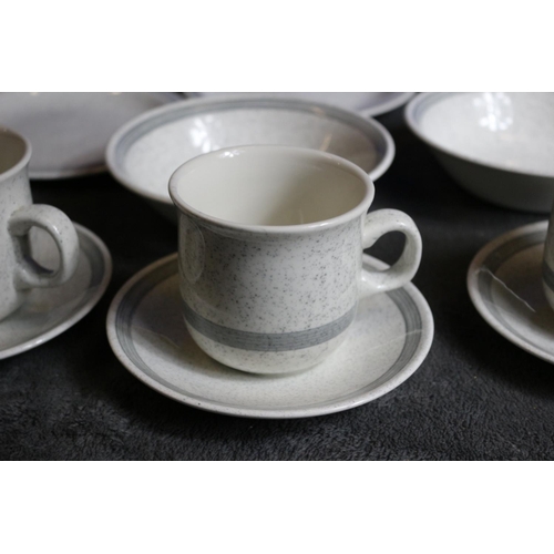 100 - Selection of Crockery from Churchill of England