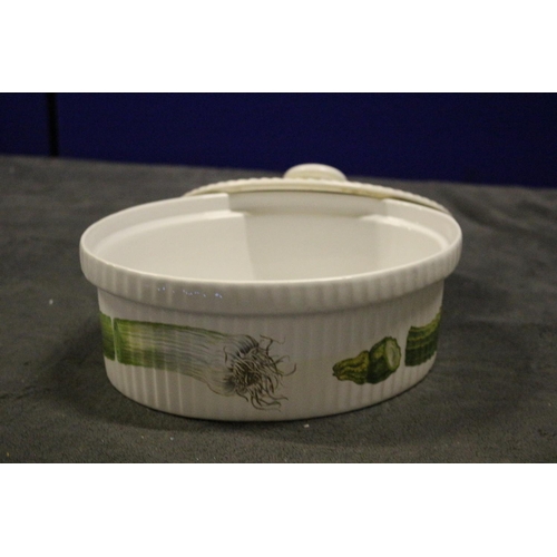 104 - Large Casserole Dish with Lid