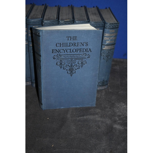 19 - Vintage 10 Volume Children's Encyclopedia