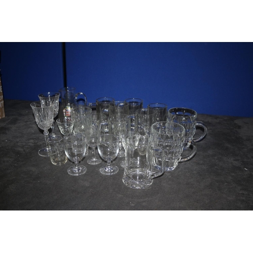 118 - Large Selection of Glassware including Pint Pot Barrel Glasses