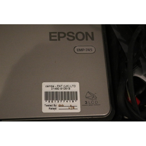 171 - Epson projector with leads and remote. Intermittent fault with power supply