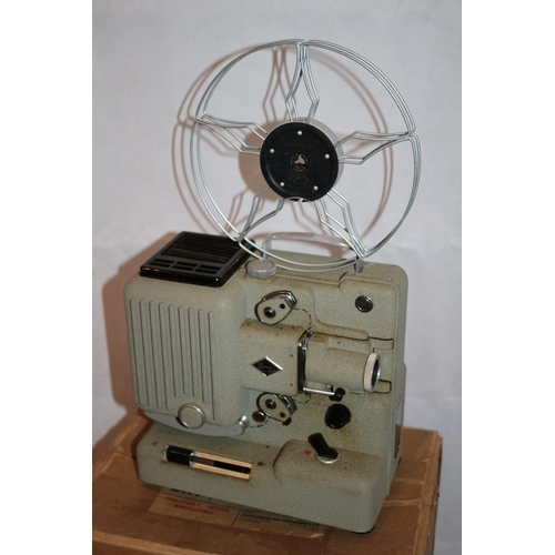 207 - Eumig projektor P8. Austrian vintage projector, not complete and un-tested