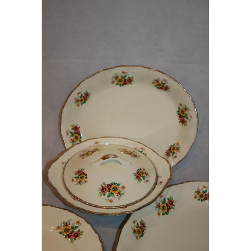 27 - Grindley Cream Petal Fleetwood Dinnerware 21 pieces