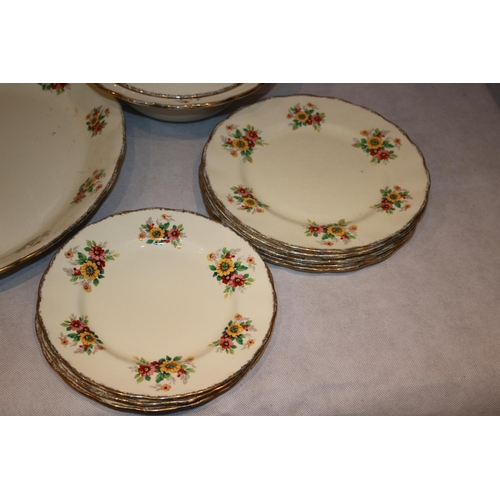 27 - Grindley Cream Petal Fleetwood Dinnerware 21 pieces