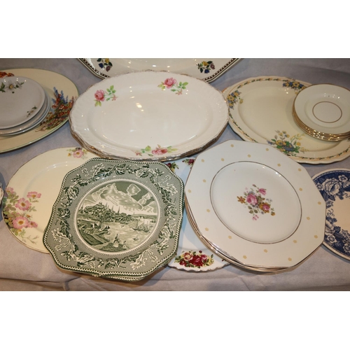 68 - Large collection of mixed vintage plates and platers including Johnson Brothers