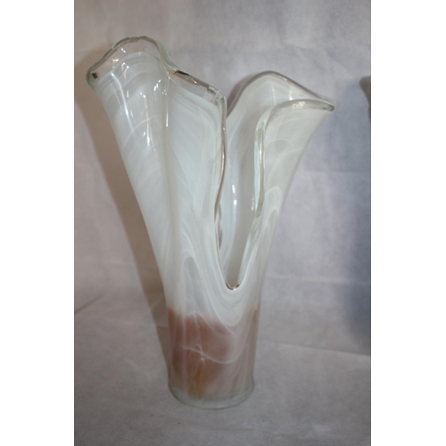 8 - 2 Glass stylish Italian candle holders by Gruppo, come complete with candles and stand 40 cm high