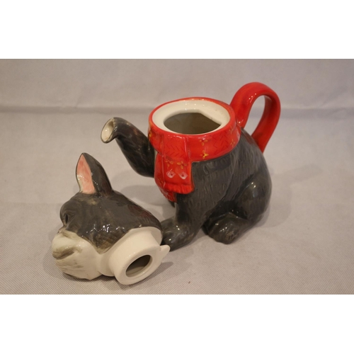 97 - Novelty teapot in the style of a French Bulldog