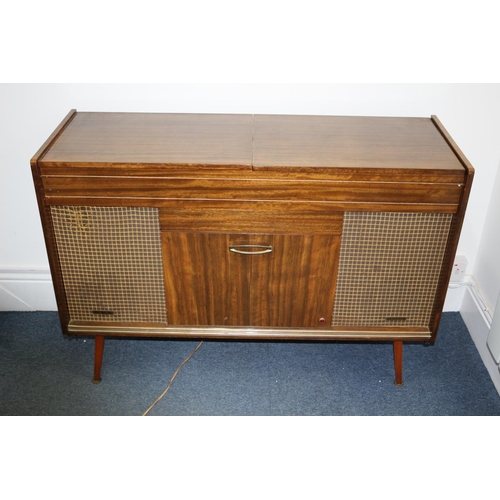 10 - Great Retro GEC Stereo Radiogram in Wood Cabinet. Radio Lights up but not Fully Tested. This is a Gr... 