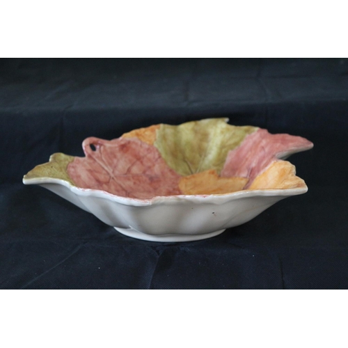 119 - Italian Vietri Fogha Leaf Pattern Fruit Bowl Marked 7825