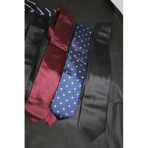 53 - 9 Men's Neck Ties of Various Patterns and Colours