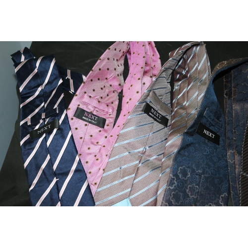 53 - 9 Men's Neck Ties of Various Patterns and Colours