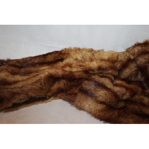 57 - Vintage fur Stole