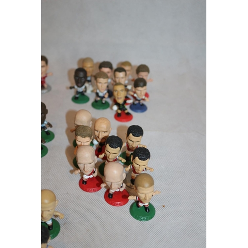 88 - Mixed Lot of collectors Corinthian 2001 Football figures many from the premiership