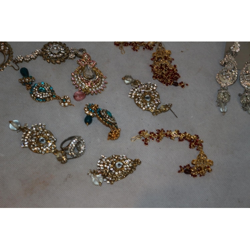 206 - A Selection of Indian Style Costume Jewellery