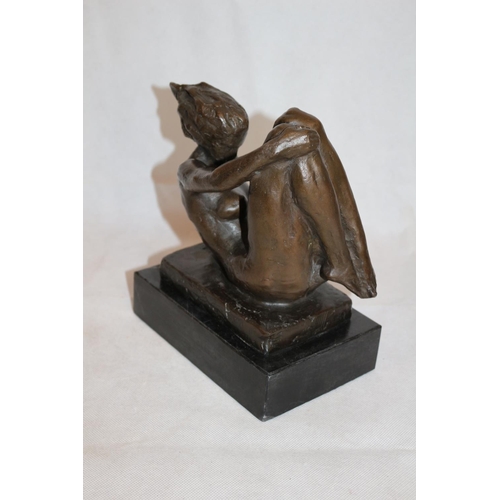 210 - Lovely Bronze Sculpture of a Naked Lady with Knees Raised, Mounted on Marble Base. - L: 17.5cm x H: ... 