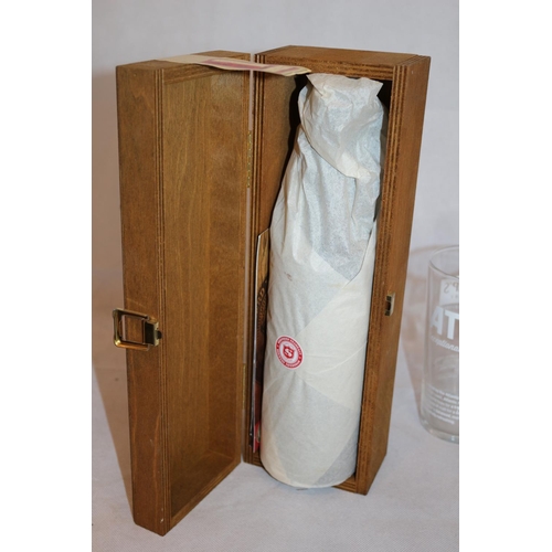 260 - Presentation Boxed Shepherd Neame Mash Tun no:1 Ale complete with set of 6 Atlantic Pale Ale Glasses