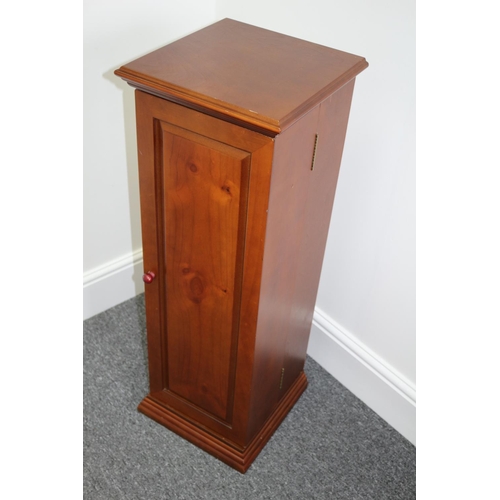 299 - A Modern Wooded DVD/CD Cabinet Holds a Large Number of DVD's or CD's