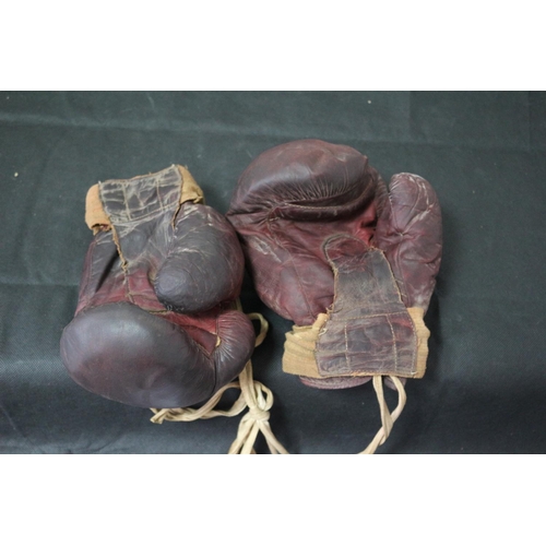 221 - Vintage Baily's Glastonbury Dark Red Boxing Gloves