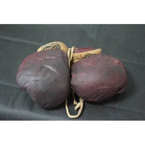 221 - Vintage Baily's Glastonbury Dark Red Boxing Gloves