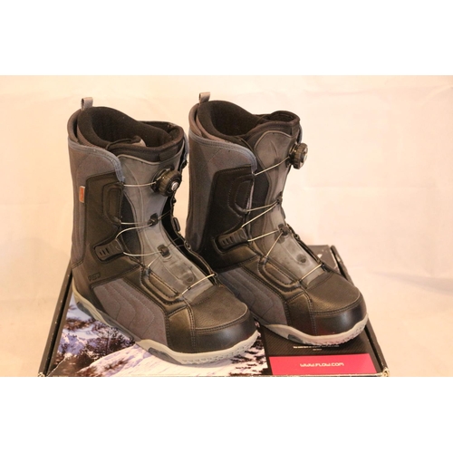 261 - New Boxed Flow Spitfire Size 9 Snowboarding Boots