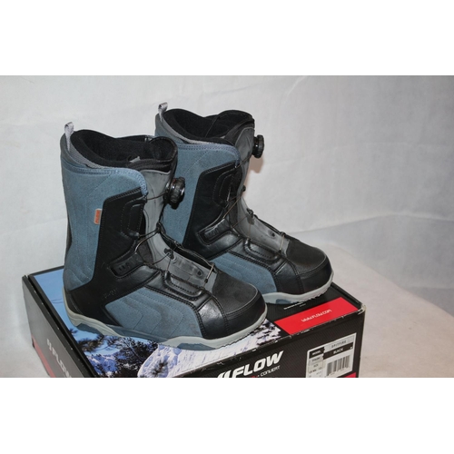 261 - New Boxed Flow Spitfire Size 9 Snowboarding Boots