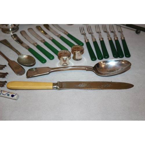 433 - A selection of mainly flatware