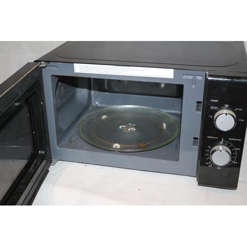 101 - Russel Hobbs Small Microwave - Working