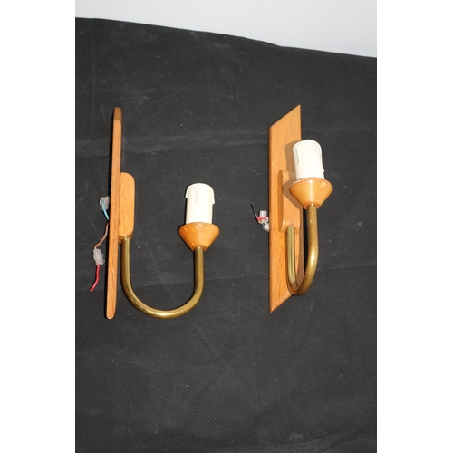 149 - 4 Mid-Century Teak Wall Lights with all the Look . 2x Double and 2x Single. Un-Tested