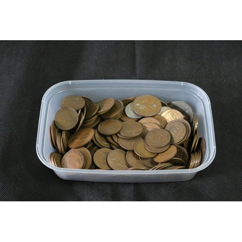 463 - A Tub Of Vintage Copper Coins Including Pennies And Half Pennies 1.4 KG