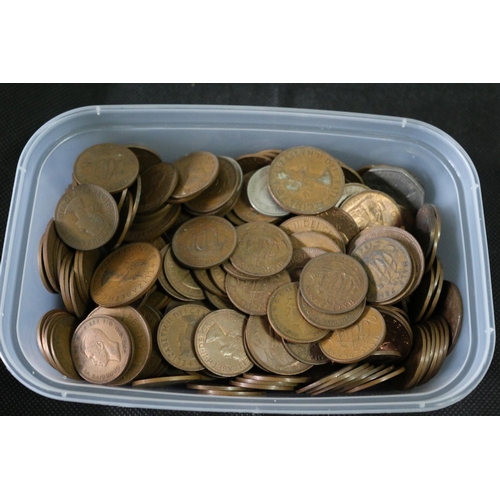 463 - A Tub Of Vintage Copper Coins Including Pennies And Half Pennies 1.4 KG