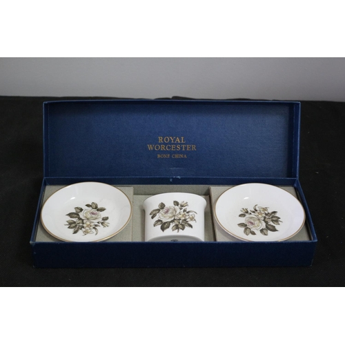 485 - Royal Worchester Bone China New In Box Tooth Pick Pot And Pin Dishes Set