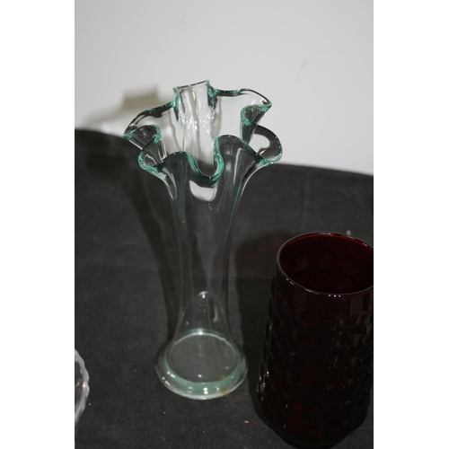 492 - 8 Glass Vases of Various Style And Sizes